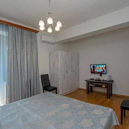 Hotel Season Erywań Zewnętrze zdjęcie