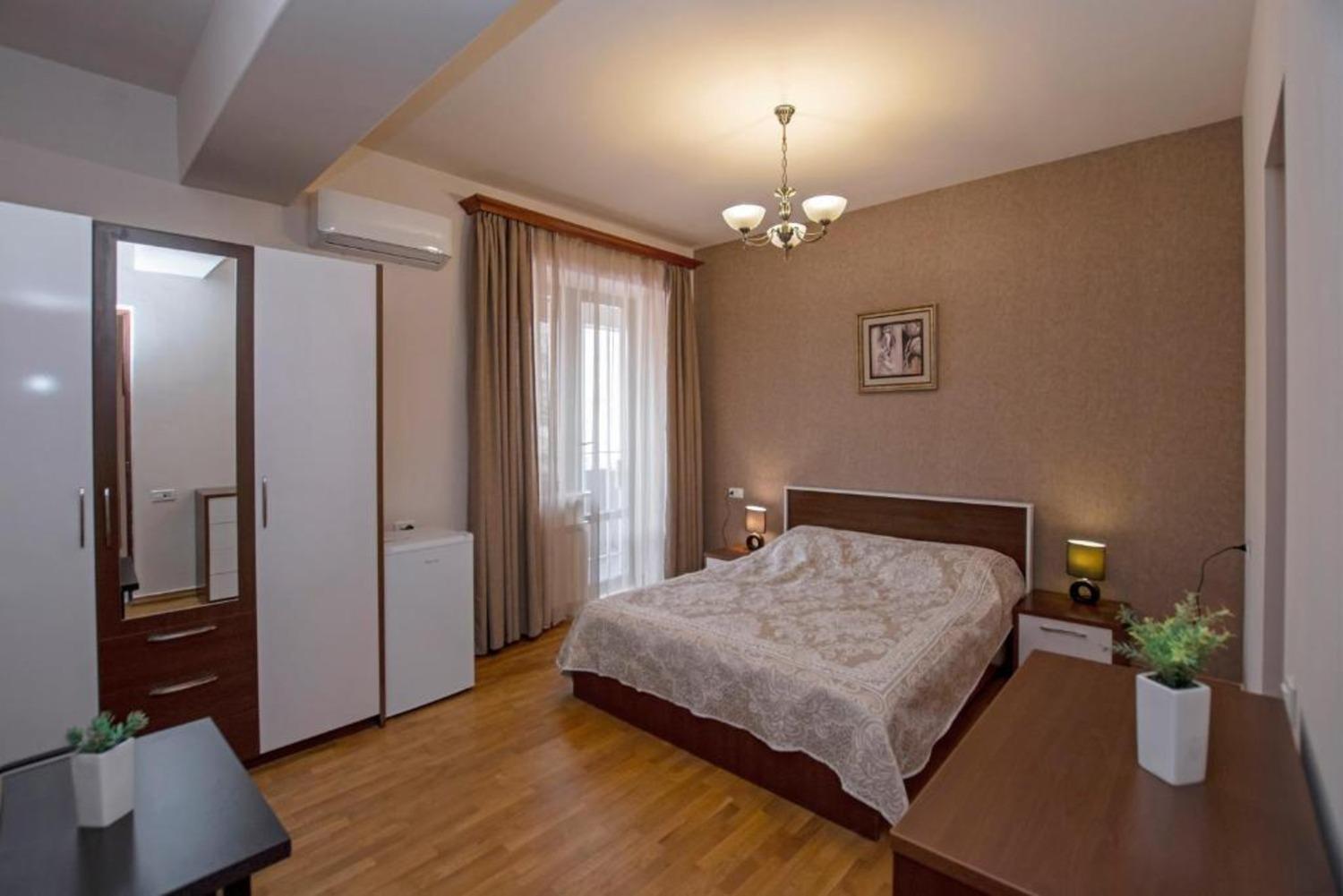 Hotel Season Erywań Zewnętrze zdjęcie