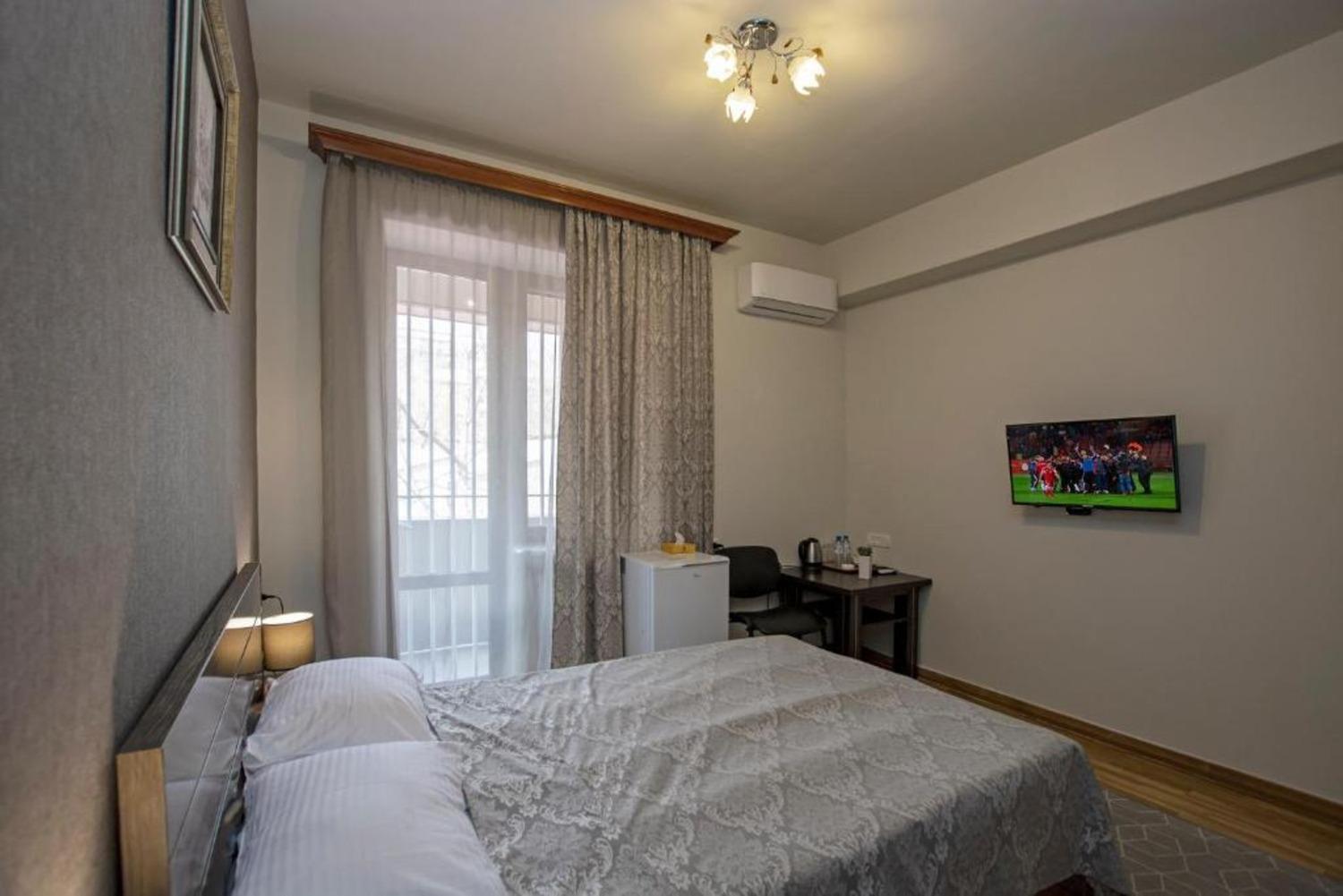 Hotel Season Erywań Zewnętrze zdjęcie