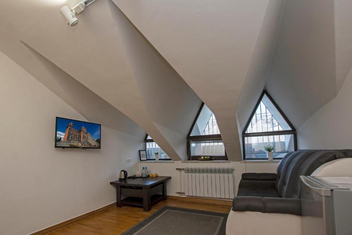 Hotel Season Erywań Zewnętrze zdjęcie